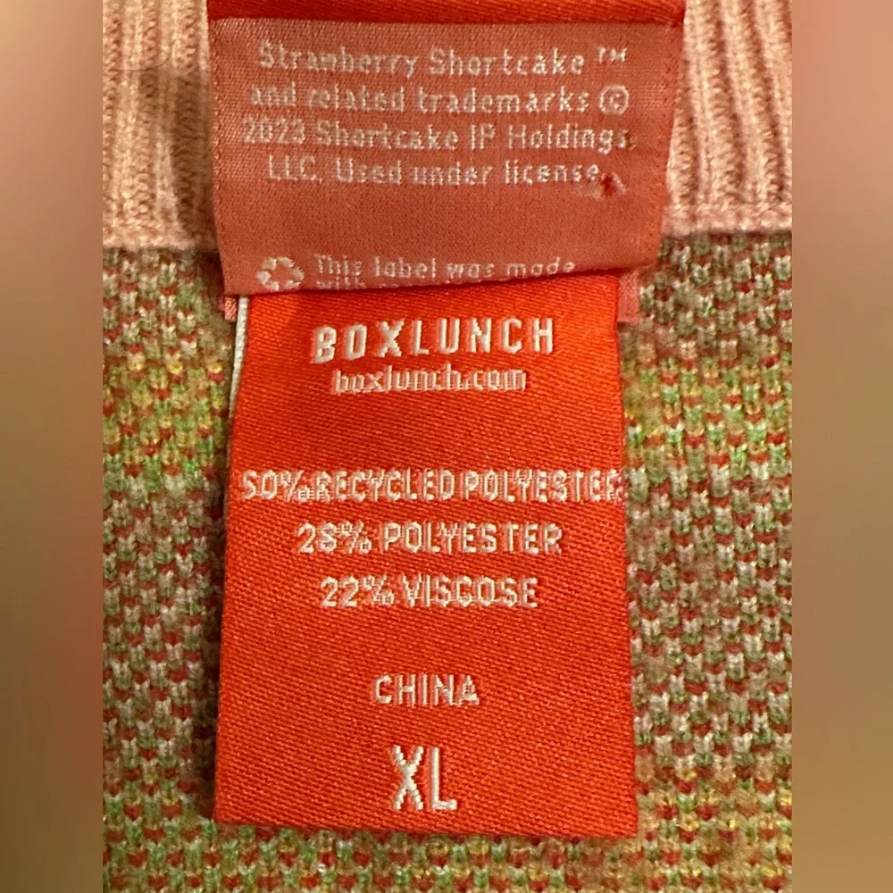 Boxlunch Strawberry Shortcake Allover Strawberry Print Cardigan Women Pockets XL